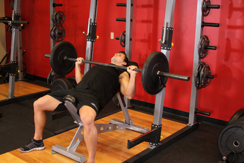 Barbell Incline Bench Press - Medium Grip