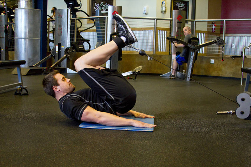 Cable Reverse Crunch