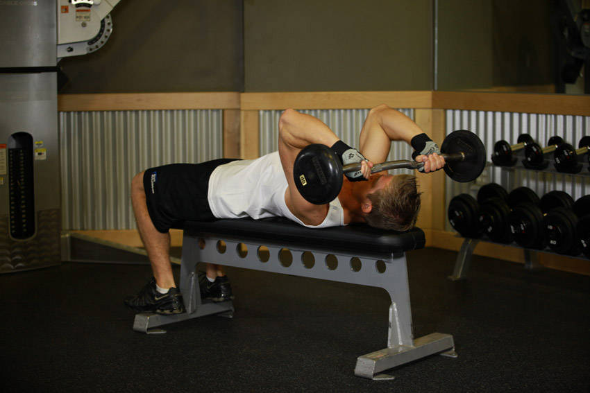Lying Triceps Press