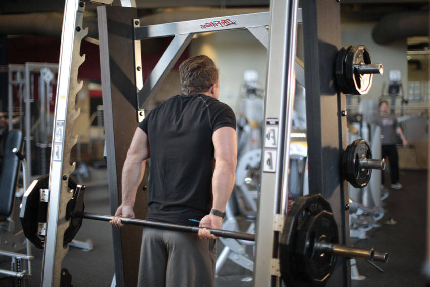 Smith Machine Behind the Back Shrug
